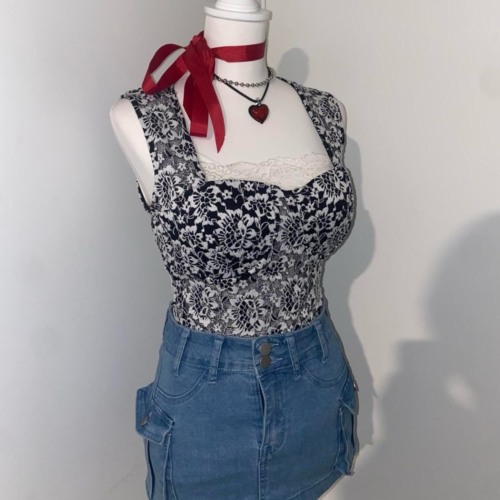 2b Bebe black and white floral corset bodysuit top